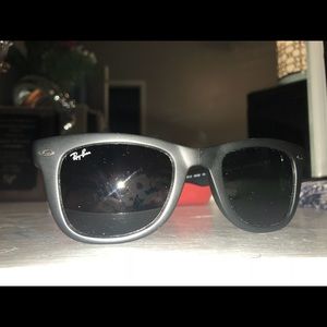 Ray-ban Matte Black Folding Wayfarer